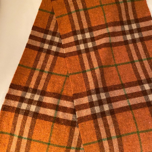 Authentic Burberry plaid large scarf - Picture 3 of 5
